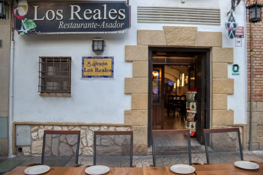 Mesón Los Reales martos resturante cicloturismo (2)